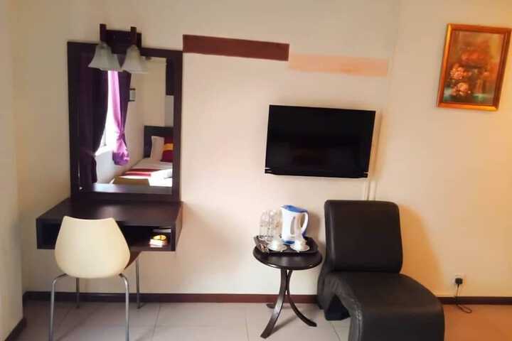 Room 9 of 30