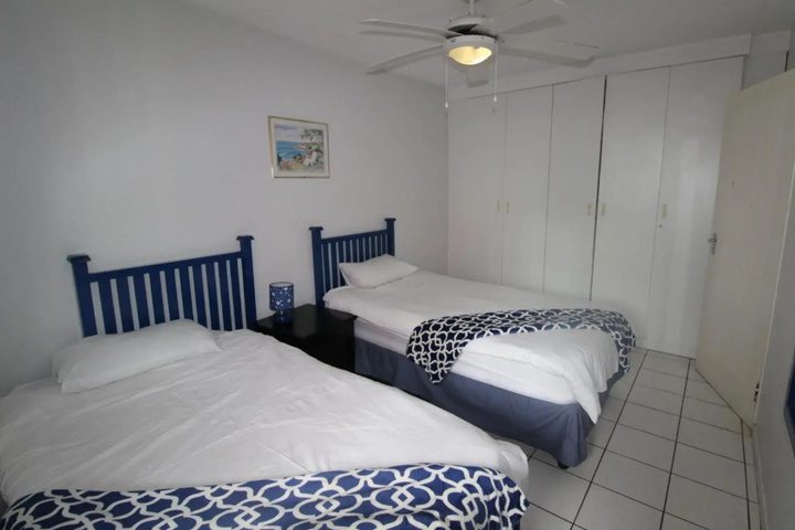 Room 6 of 14