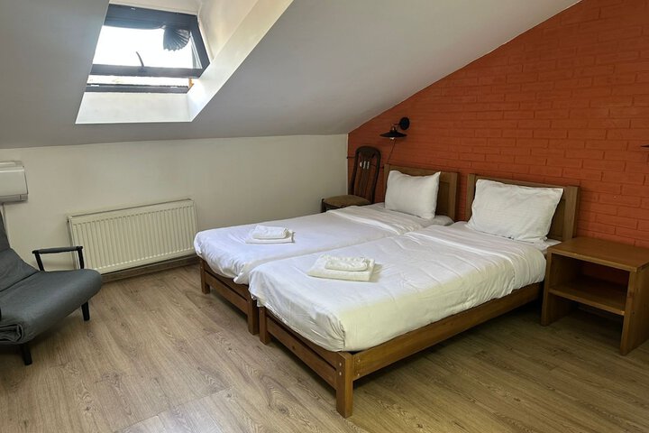 Room 34 of 66
