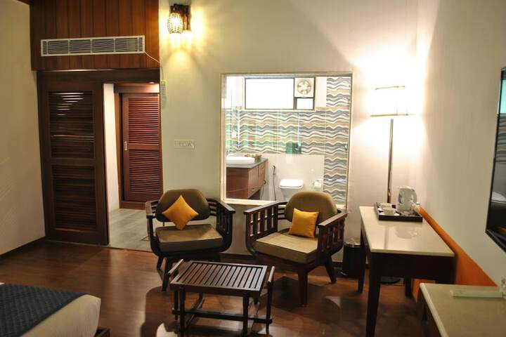 Room 8 of 65