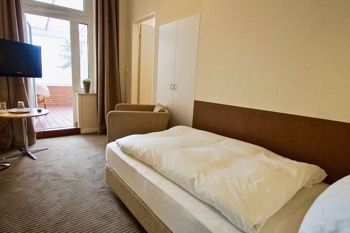 Room 11 of 49