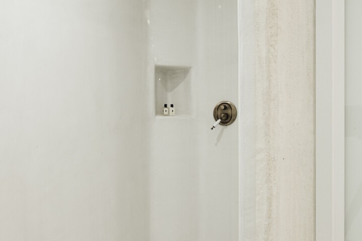 Room 160 of 174