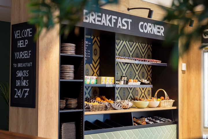 Breakfast/Coffee Service 84 of 98