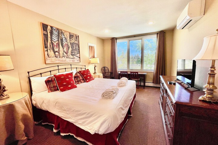 Room 82 of 493