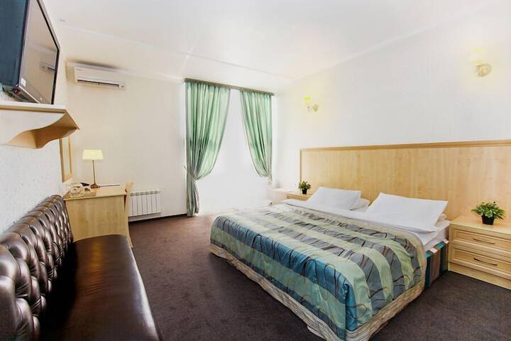 Room 18 of 38