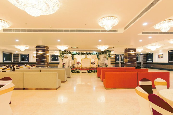 Ballroom/Hall 47 of 71