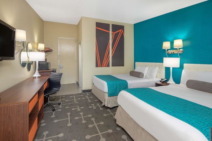 2 Double Beds (2 of 6)