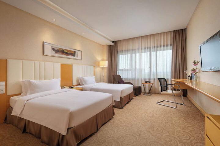 Room 8 of 42