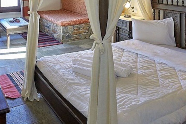 Room 5 of 68