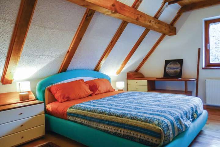 Room 6 of 53