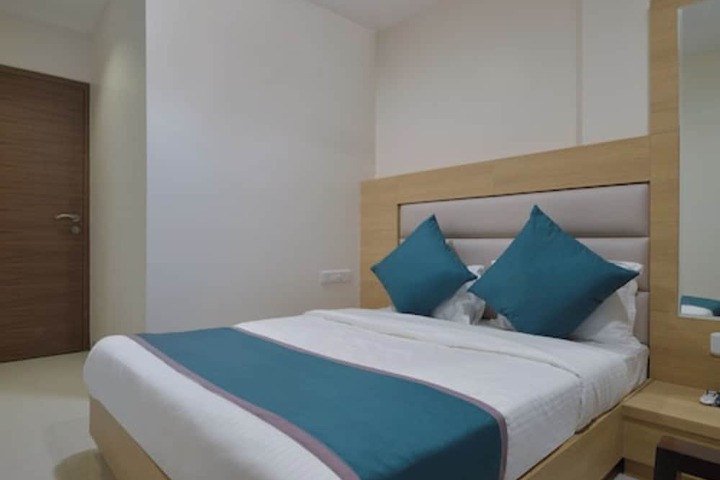 Room 7 of 17