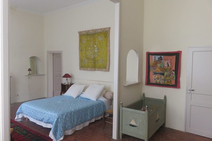Room 2 of 16