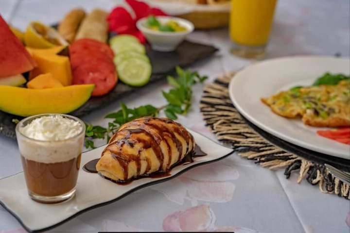 Breakfast/Coffee Service 17 of 29
