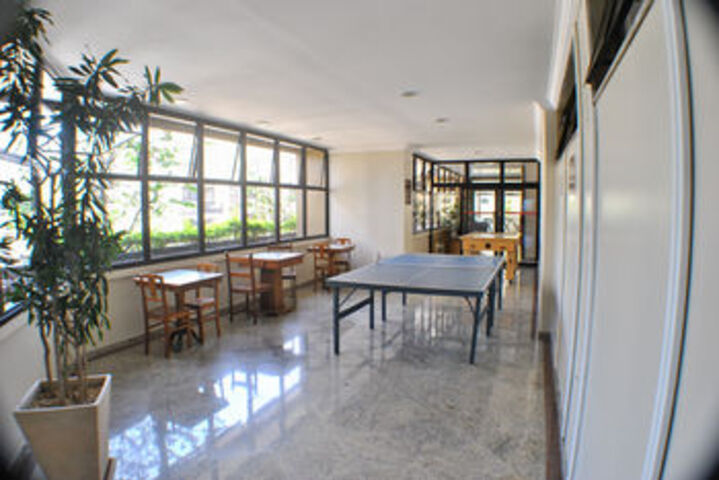 Room 6 of 25