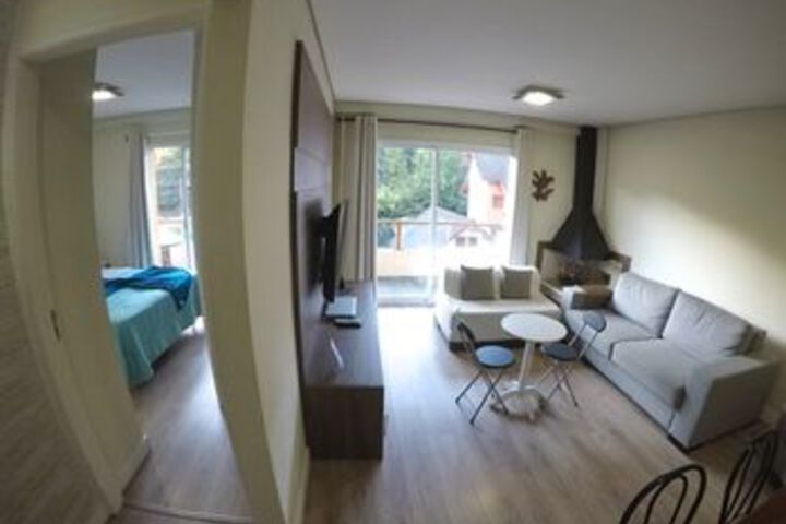 Room 32 of 79