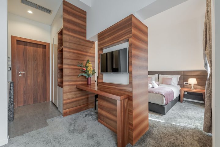 Room 2 of 48