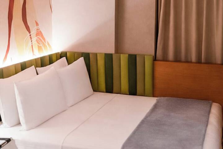 Room 10 of 48