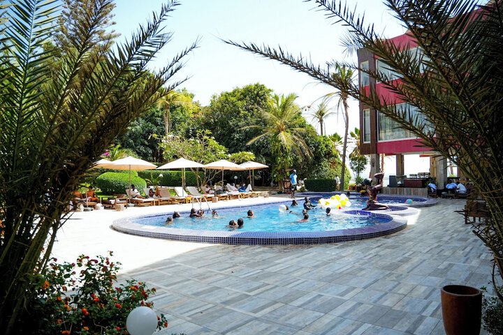 Pool 52 of 103