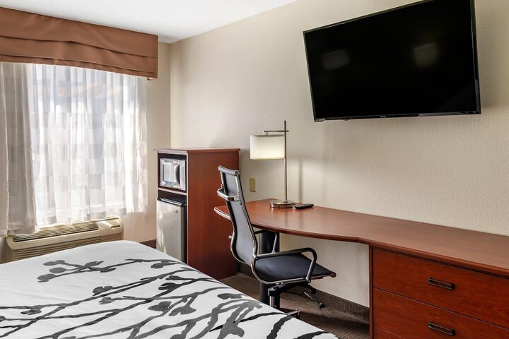 Room 18 of 38