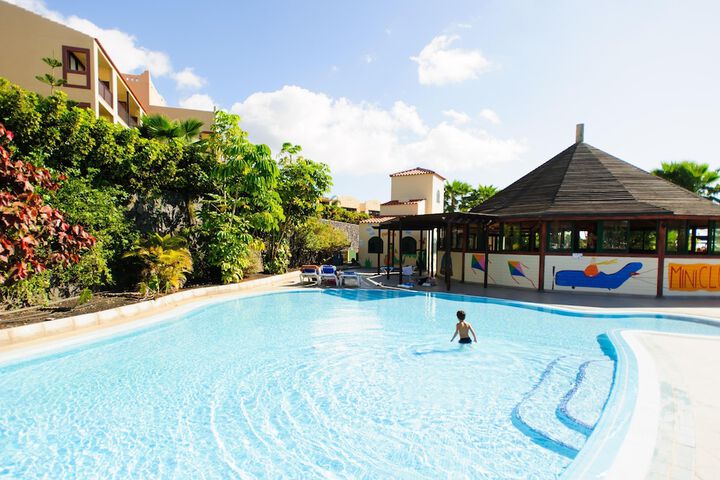 Pool Hotel