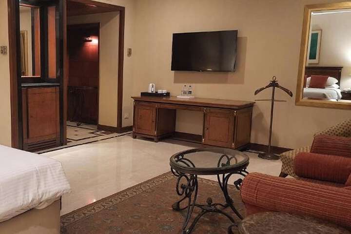 Room 46 of 75