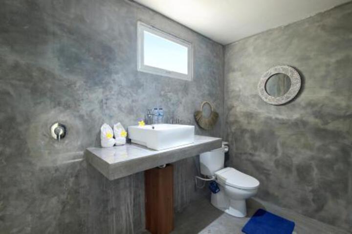 Room 2 of 35