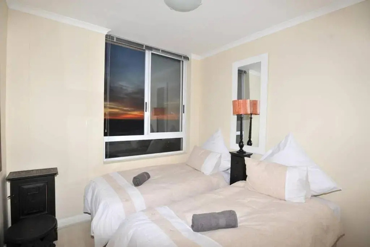Room 5 of 15