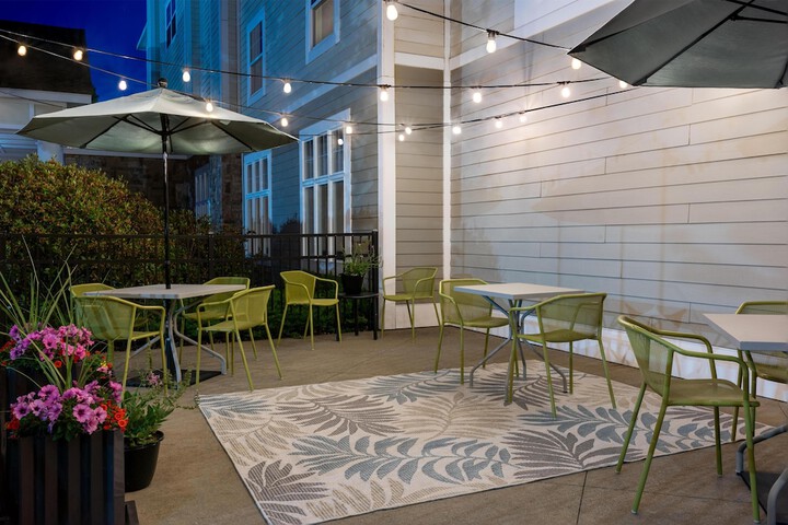 Terrace/Patio 37 of 38
