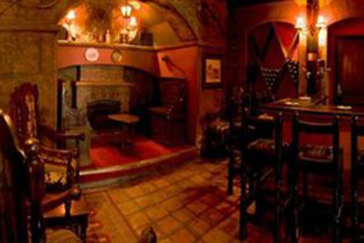 Lounge 15 of 26