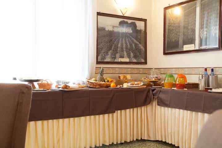 Dining 20 of 46