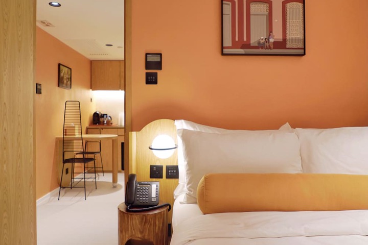 Room 10 of 32