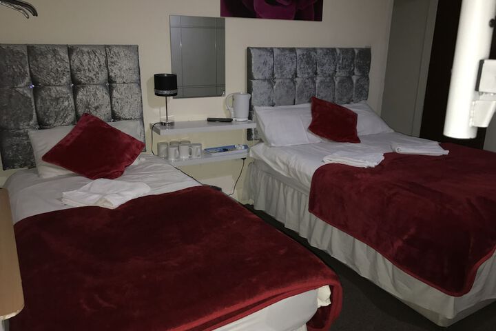 Room 11 of 37