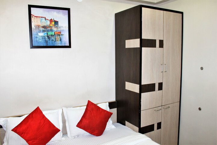 Room 8 of 47