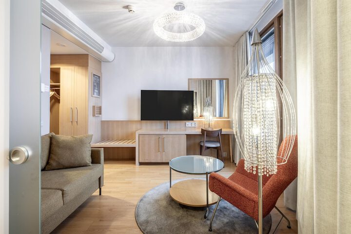 Room 25 of 64