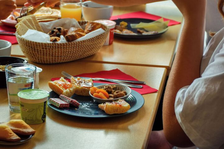 Dining 44 of 60