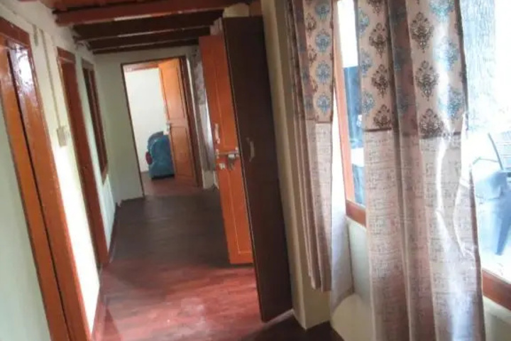 Room 3 of 8