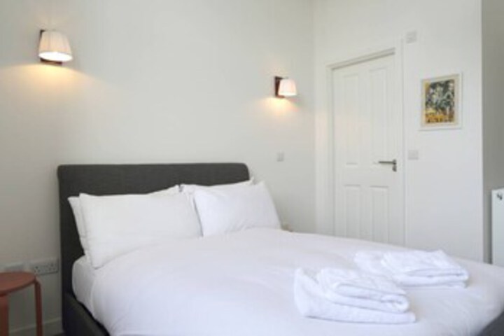 Room 15 of 18