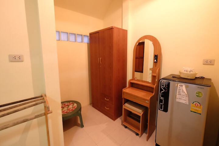 Room 13 of 25
