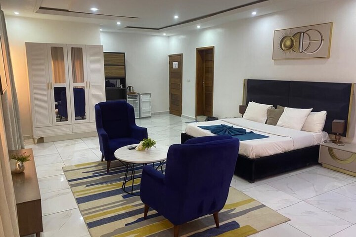 Room 21 of 31