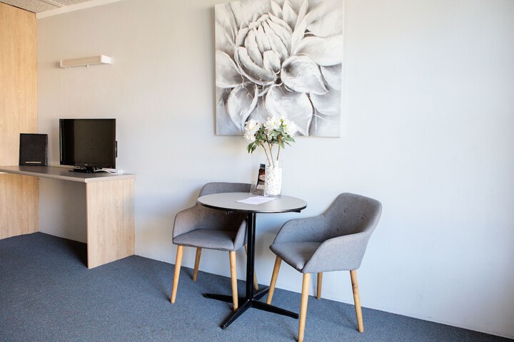 Room 16 of 36