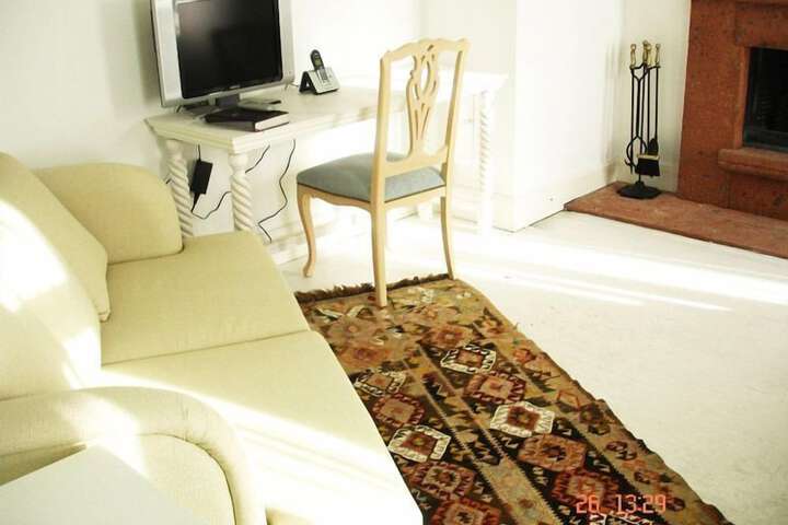Room 27 of 63