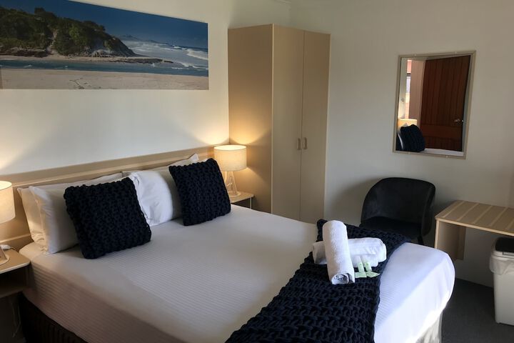 Room 5 of 19