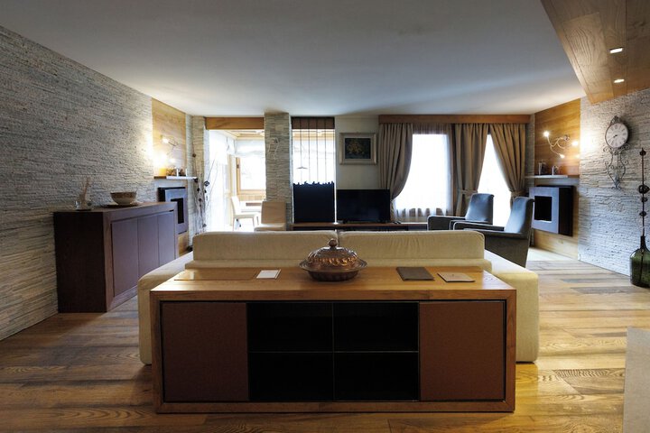 Room 42 of 99
