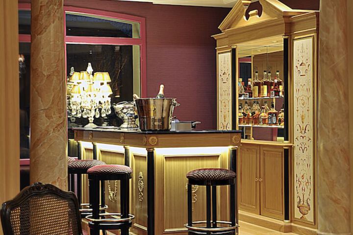 Lounge 51 of 62
