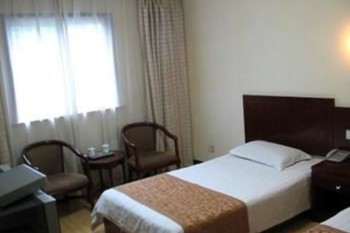 Room 2 of 9