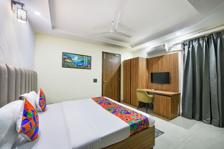 Room 16 of 39