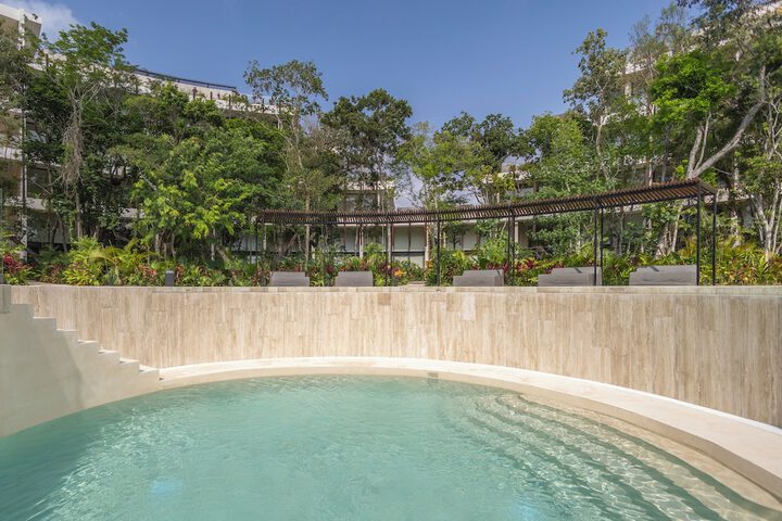 Pool 128 of 179