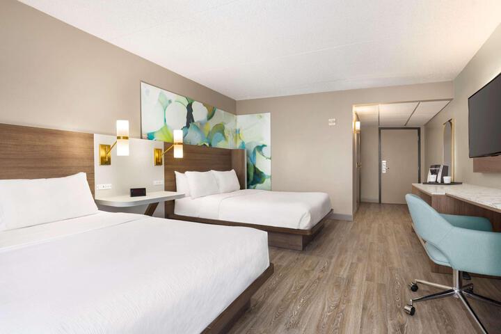 Standard King Bed Accessible (8 of 13)