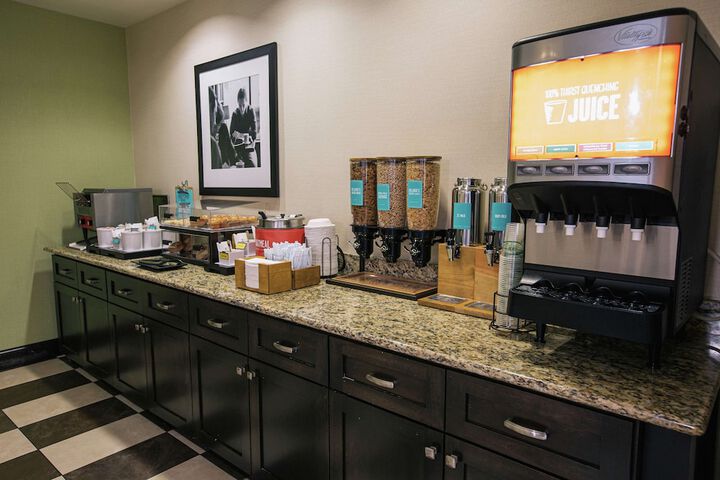 Breakfast/Coffee Service 74 of 94