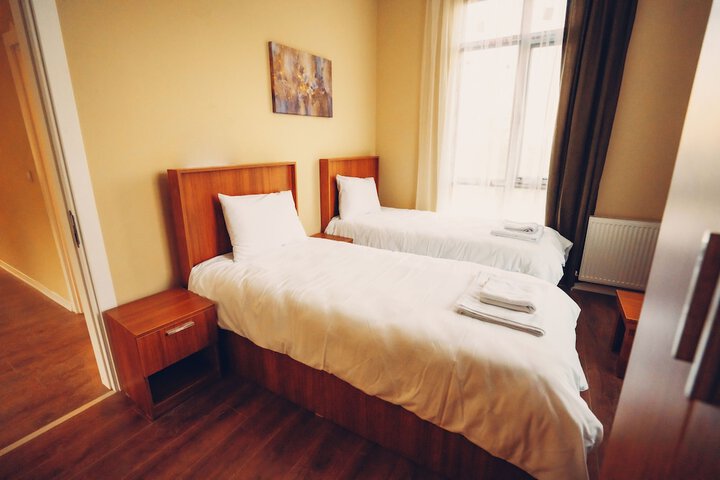Room 16 of 34